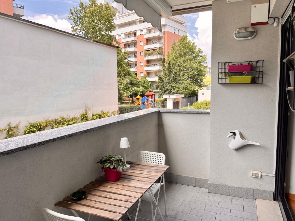 Appartamento Sulla Metro 3 Gialla Maciachini Мілан Екстер'єр фото